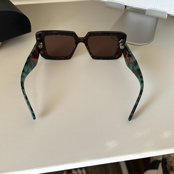 PRADA PR23YS Wide - high bridge fit Sunglasses - Picture 5 of 9